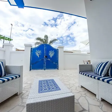 Corallo Blu Salento مارينا دي مانكافيسا